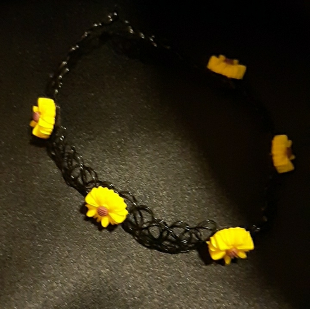 Sunflower Choker Necklace